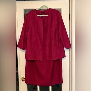 Leslie Fay Fuchsia Skirt Set